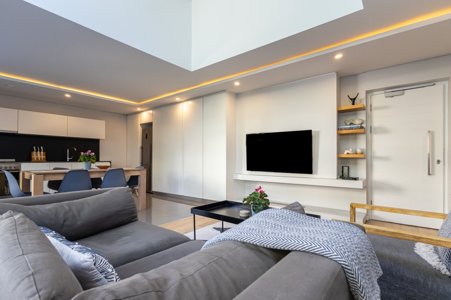 2 Bedroom Property for Sale in Sea Point Western Cape